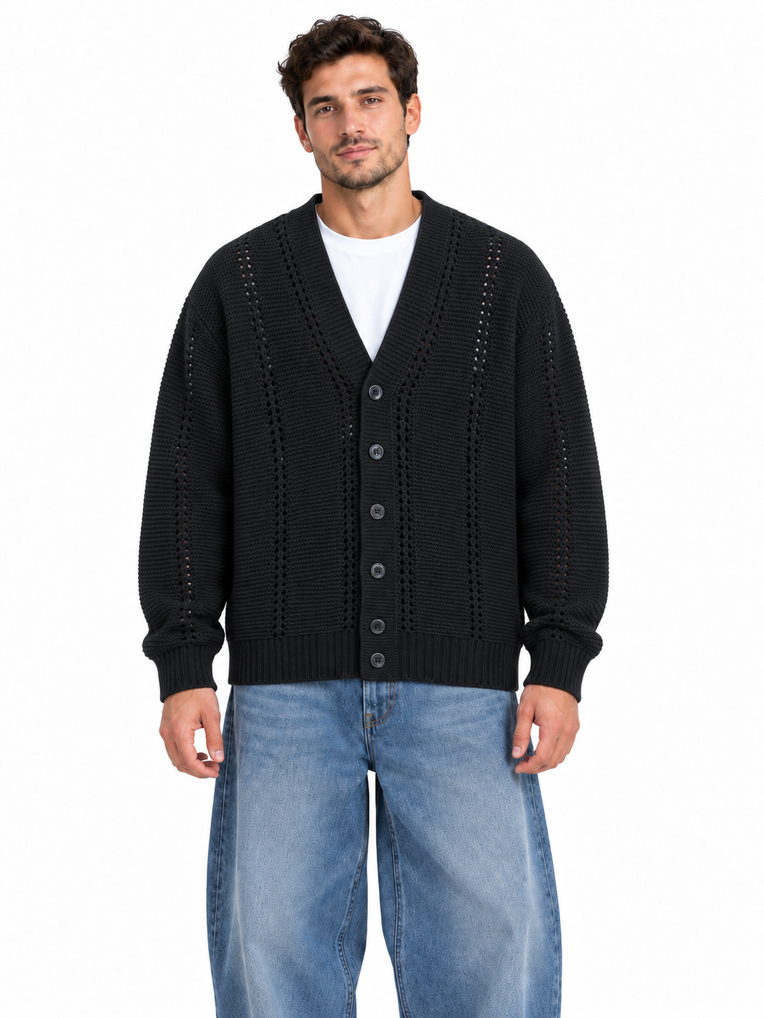 Cardigan a maglia traforata con righe verticali e bottoni DANIELE FIESOLI color sabbia indossato