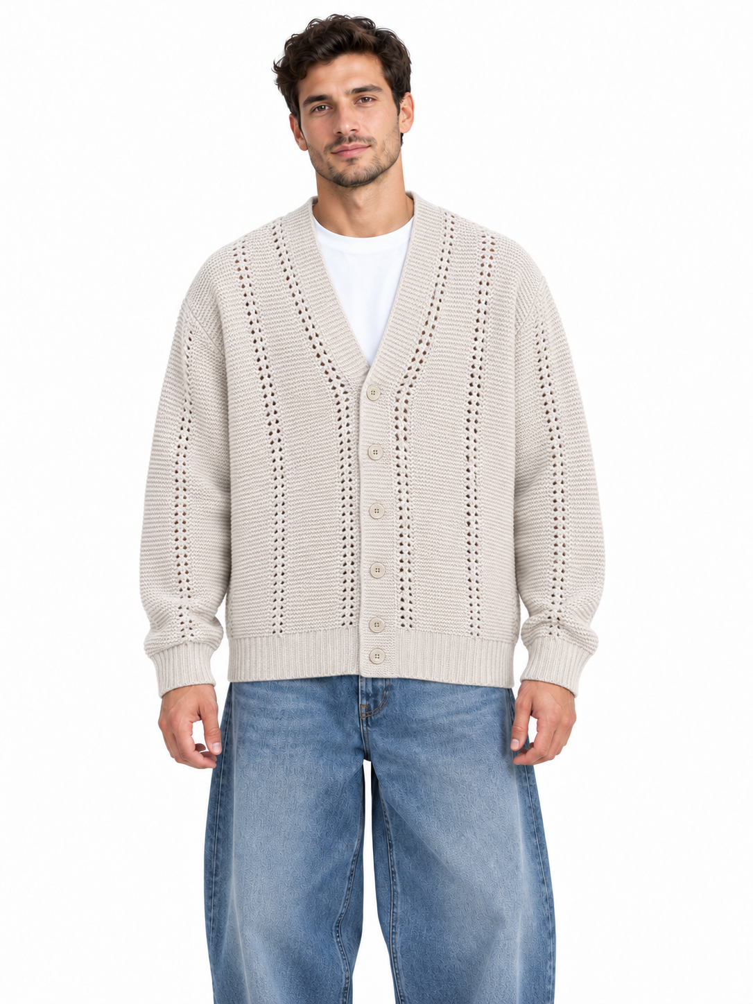 Cardigan a maglia traforata con righe verticali e bottoni DANIELE FIESOLI color sabbia indossato