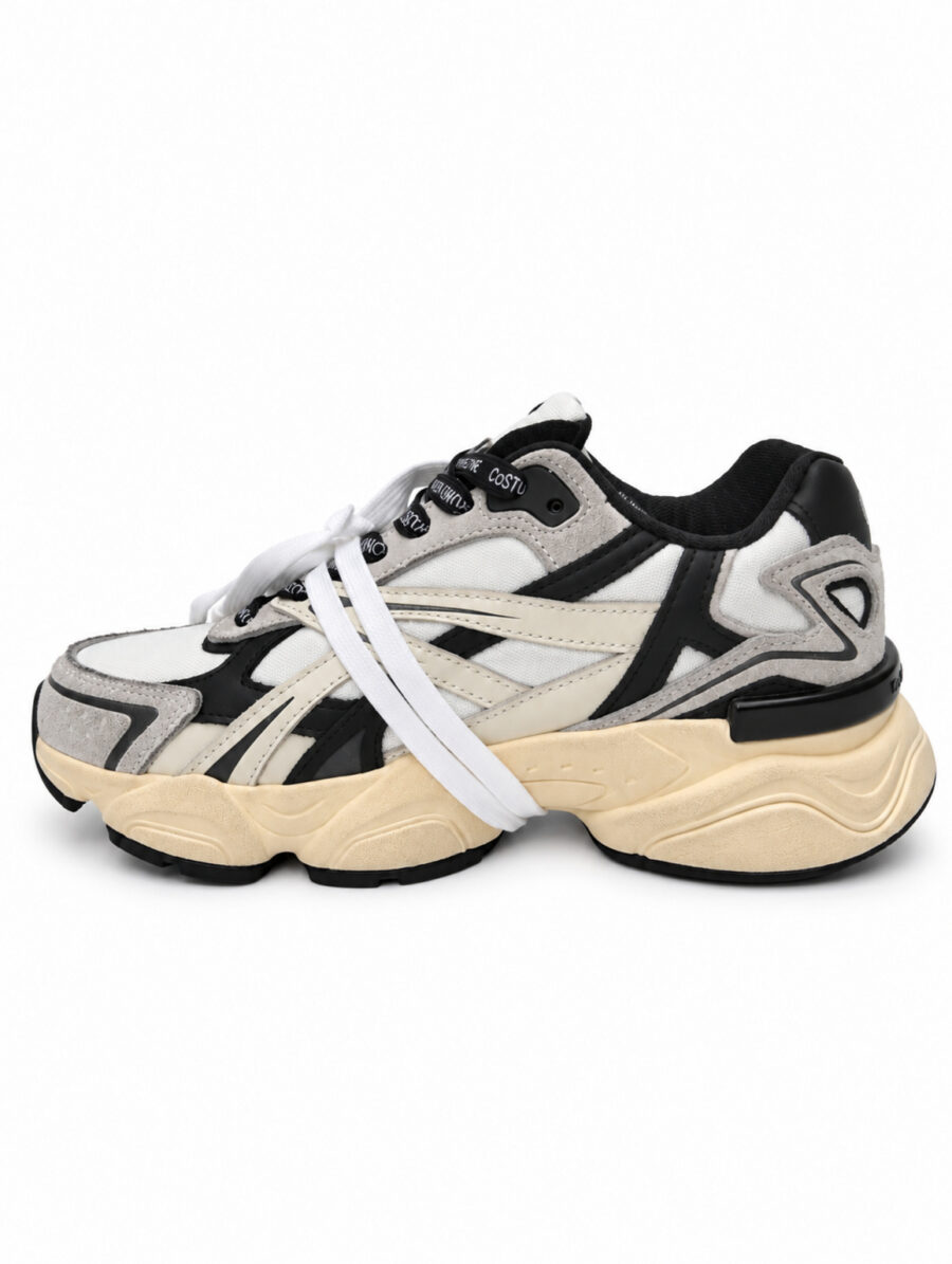 Scarpa sportiva off white con dettagli neri e beige COSTUME NATIONAL in vista laterale
